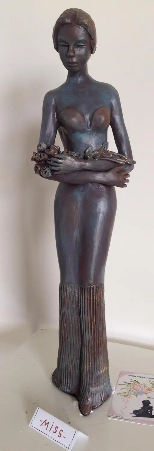 123 Monique Peythieu